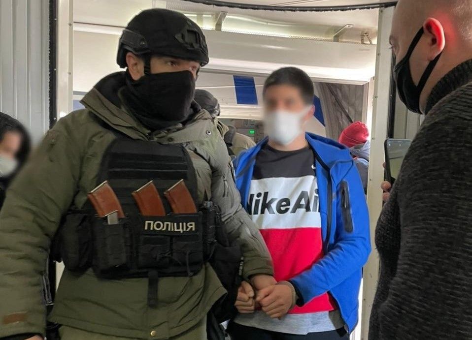 Вбивство в Гідропарку: Туреччина екстрадувала фігуранта справи, поліція його затримала