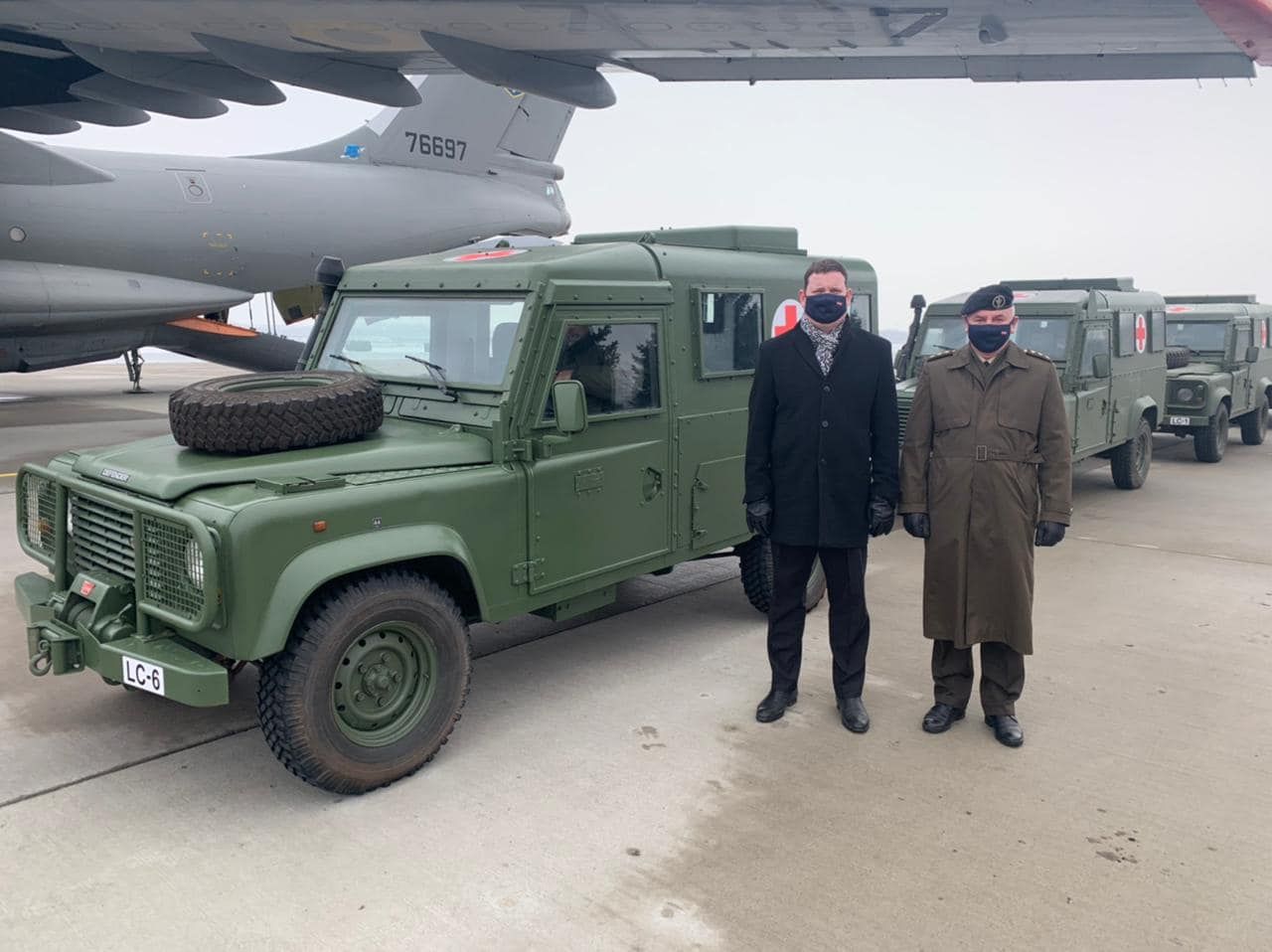 Латвія передала ЗСУ медичні легкоброньовані автомобілі