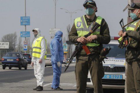 Річниця з «короною» невтішна: три області в «червоній» зоні
