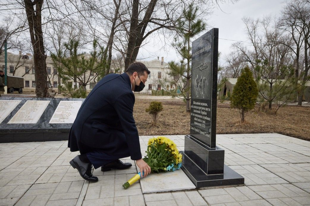День добровольця: Зеленський відзначив орденом «За мужність» 67 захисників України