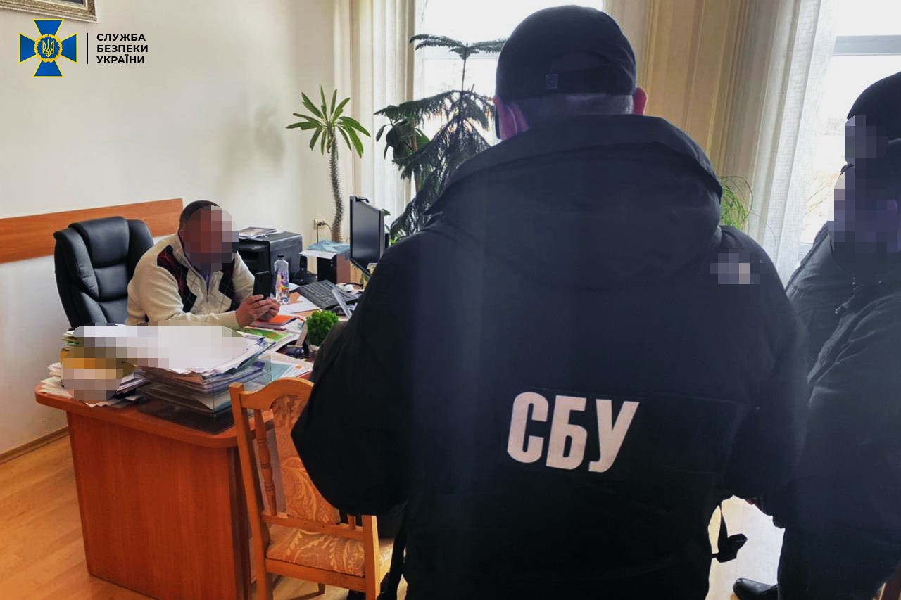 На Черкащині ректор університету попався на 50 тисячах хабара