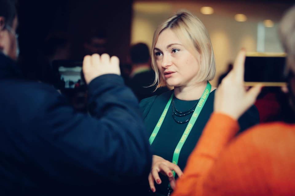 «Слуга народу» Євгенія Кравчук вважає «свинством» матюччя Арестовича