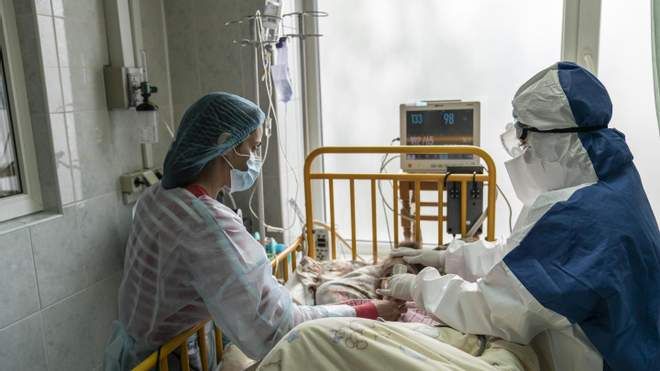 У Львові понад 340 медиків зголосились допомогти у боротьбі з ковідом