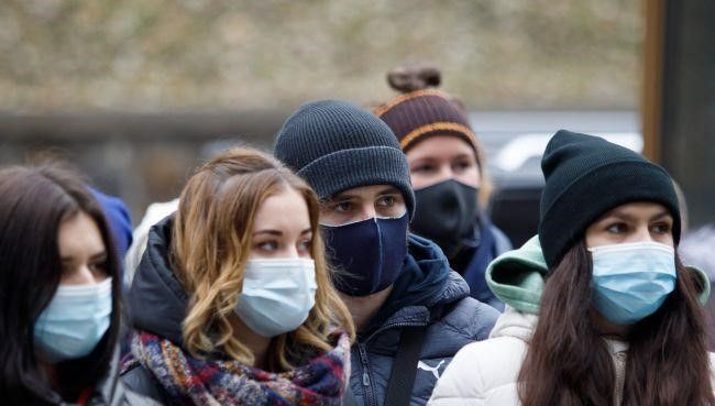 Червона зона: виходити на вулиці без масок - зась