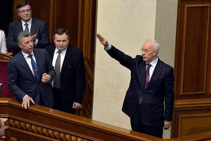 Микола Азаров підозрюється у державній зраді через Харківські угоди