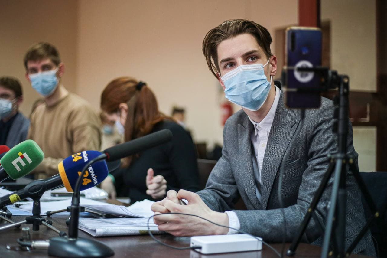 Протести під ОП: активіста Ратушного відправили під цілодобовий домашній арешт