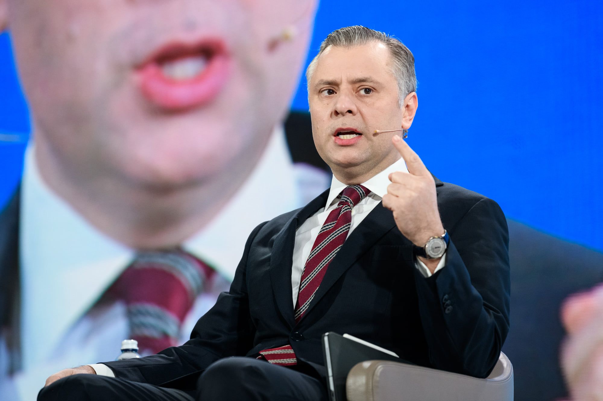Юрій Вітренко звільняється: вивіз речі з міністерства енергетики