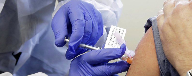 Спад після вихідних: нових випадків COVID-19 в Україні за добу підтвердили 7856
