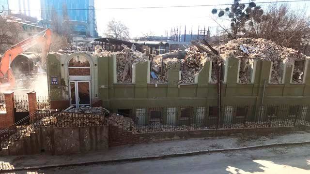Ткаченко вимагає покарати за варварське знищення будинку Уткіна