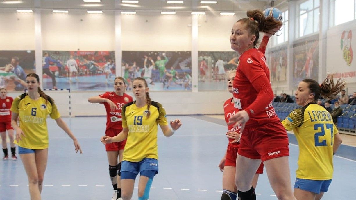 ЧС-2021 близько: жіноча збірна України обмінялася перемогами з білоруськими гандболістками