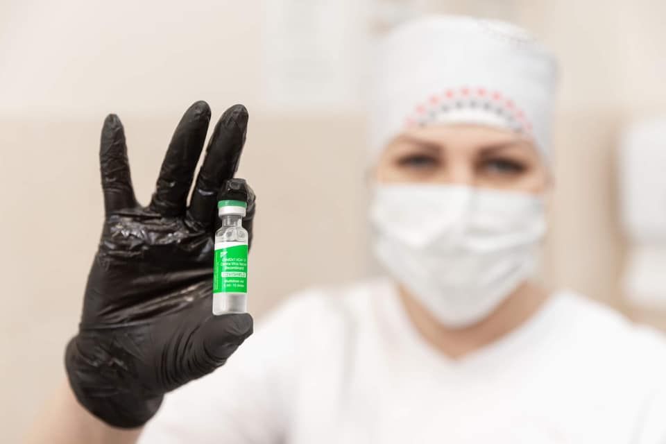 На Львівщині помер пенсіонер після вакцинації Covishield