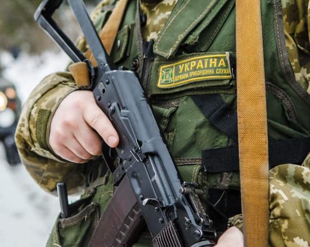 На Буковині на пункті пропуску застрелився 24-річний прикордонник