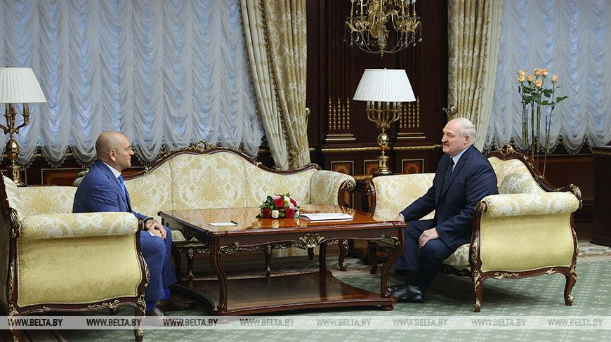 «Слуга» Євген Шевченко радіє особистому знайомству з Лукашенком у Мінську