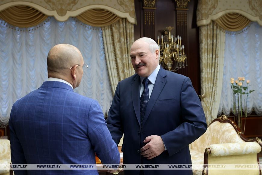 Президент Білорусі заявив про постачання електроенергії в Україну на прохання Зеленського