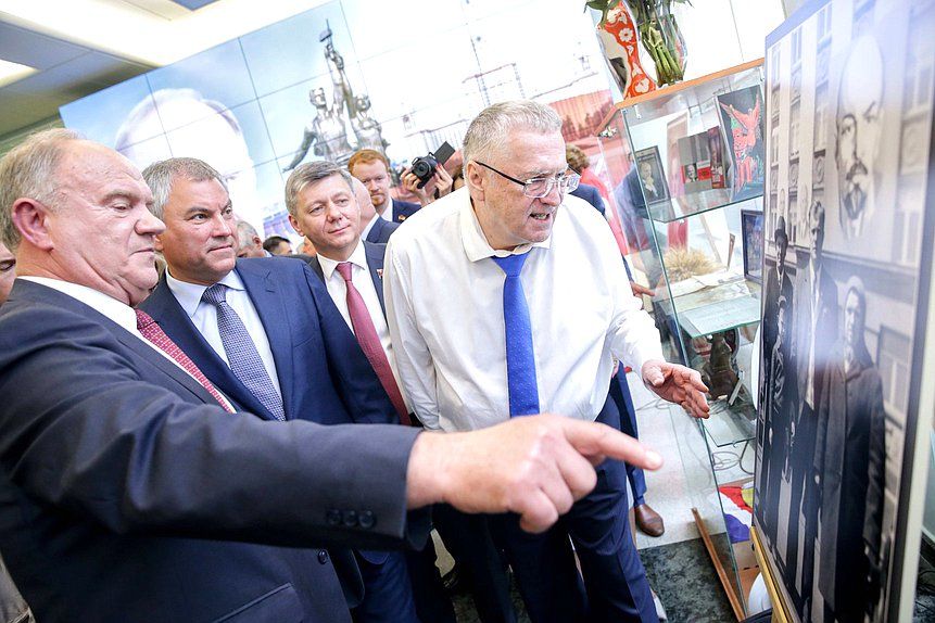 Зюганов закликає Путіна ввести війська на Донбас