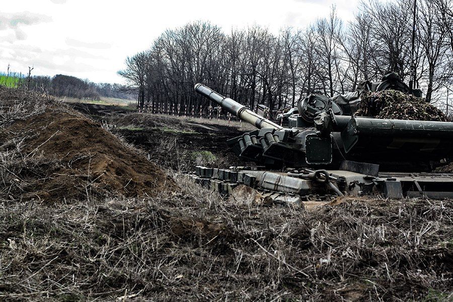 На Донеччині провели танкові навчання, фото