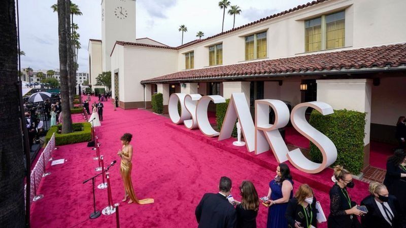 «Кочівники» відбули потягом з «Оскаром»: хто оримав головні кінонагороди року