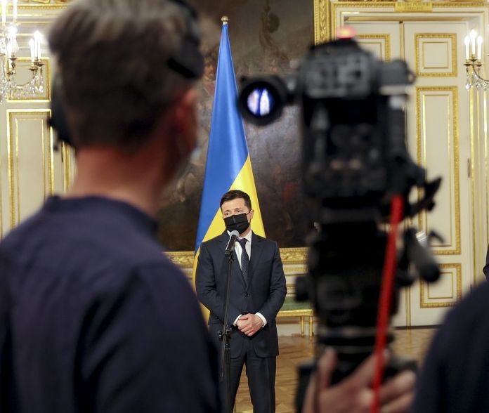 Зеленський підпорядкував Центр протидії дезінформації РНБО