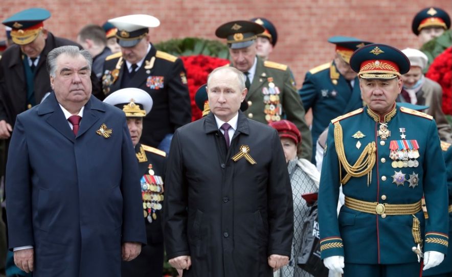Парад на Красній площі Москви: до Путіна приїхав лише президент Таджикистану