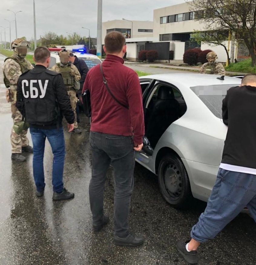 На Закарпатті затримали розповсюджувачів антиугорських листівок, фото