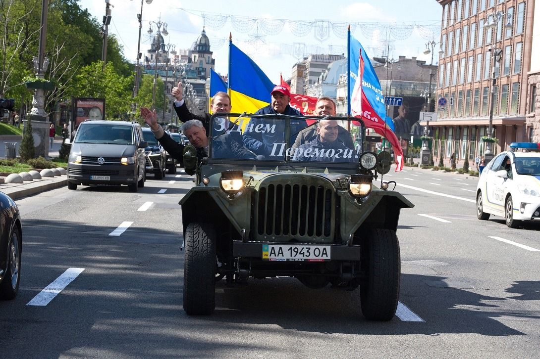 Медведчука не стали чіпати на День перемоги і тепер шукають