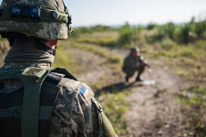 Донбас останньої доби: бойовики гатили з мінометів та гранатометів і підірвались на власній міні