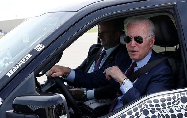 Байден протестував новий електрокар Ford