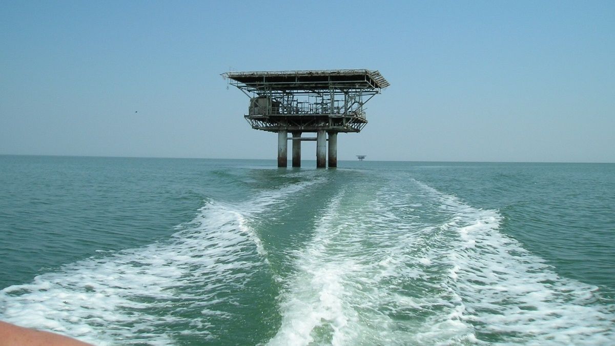 У Азовському морі окупанти почали бурити свердловини у пошуках прісної води