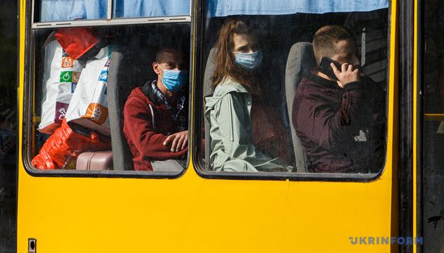Україна перейшла до «жовтої» карантинної зони