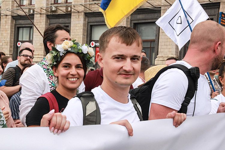 Чому українські військові йдуть з армії. Інтерв’ю з морпіхом, керівником фонду «Повернись живим» Тарасом Чмутом