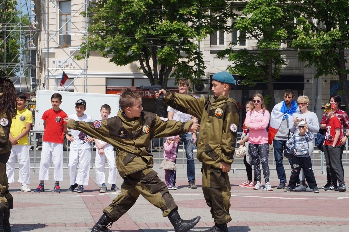 У Криму цинічно знищують українську ідентичність у дітей