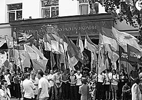 Цирк на колючому дроті