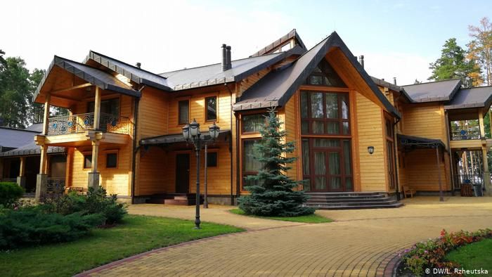 Резиденцію Януковича передали мережі готелів і ресторанів
