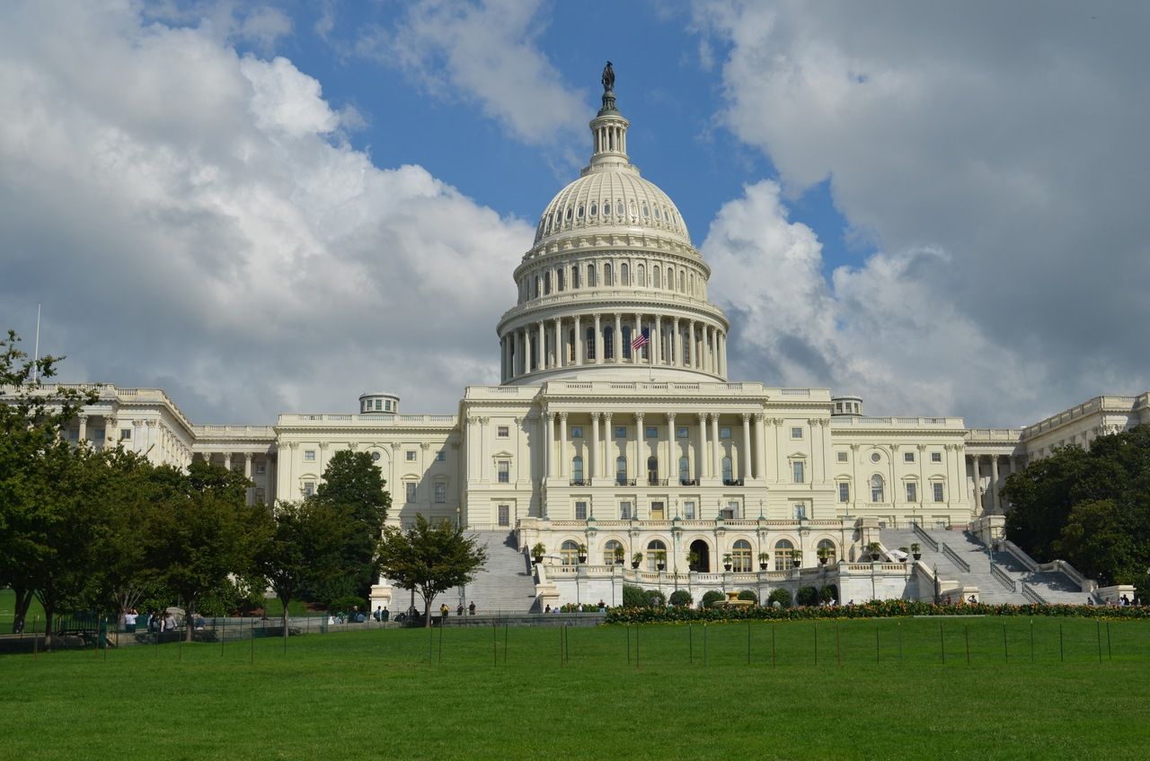 США подарують мільйони доз вакцини Pfizer десяткам країн