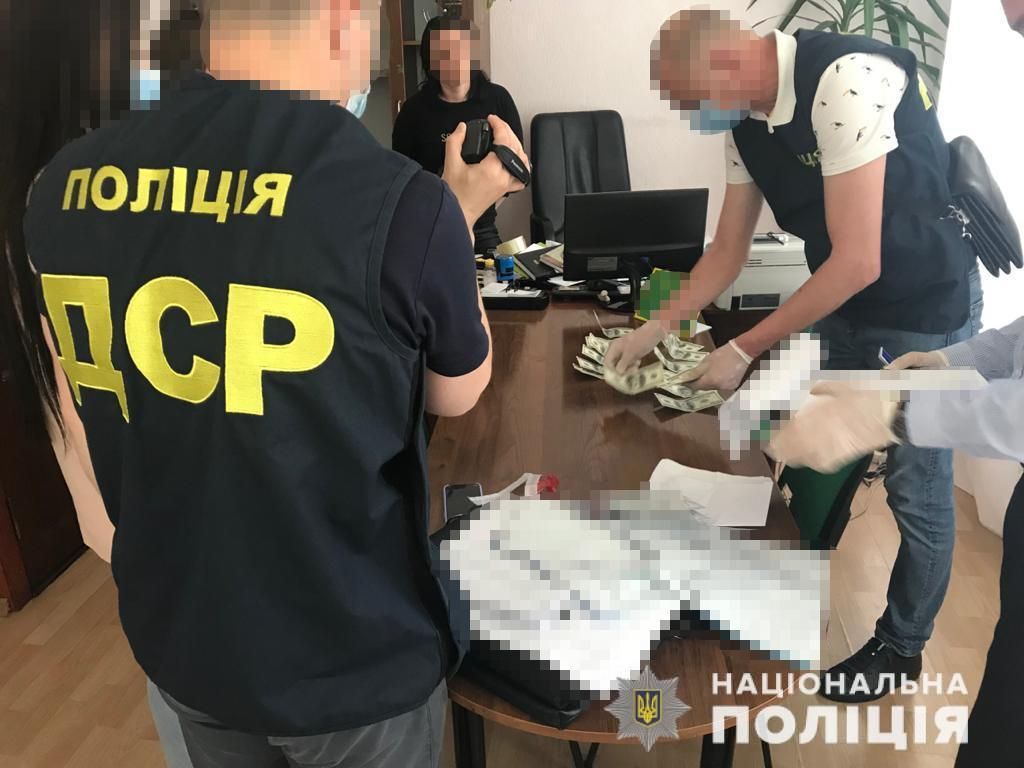 На хабарі попалася керівниця пенсійного фонду у Черкасах