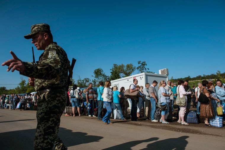 Для мешканців окупованих територій скасовано тести та самоізоляцію