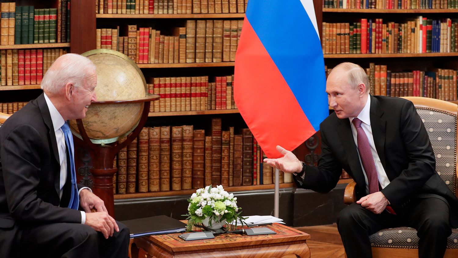 Побачимо за півроку: про що говорили «світовий лідер» Байден і «регіональний хуліган» Путін