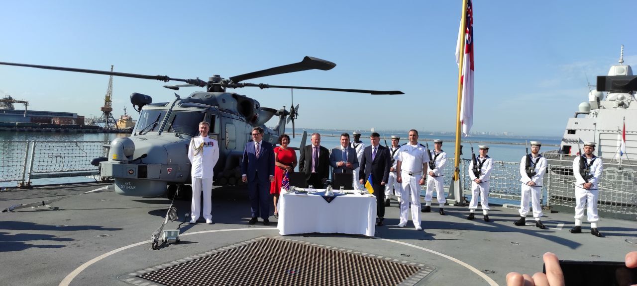 Україна і Велика Британія домовились про будівництво кораблів і баз ВМС