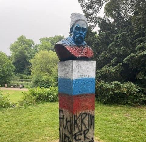 У Копенгагені розфарбували пам’ятник Шевченку у російські кольори