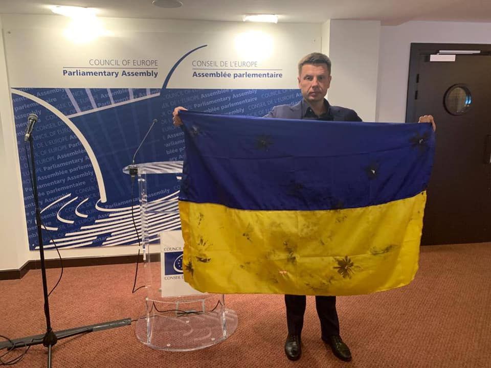 У ПАРЄ не застосують санкції щодо Гончаренка за прапор України
