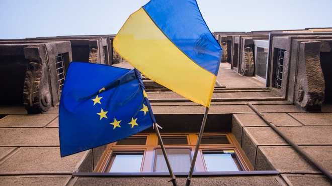 Україна планує домовитися з ЄС про п’ять «безвізів»