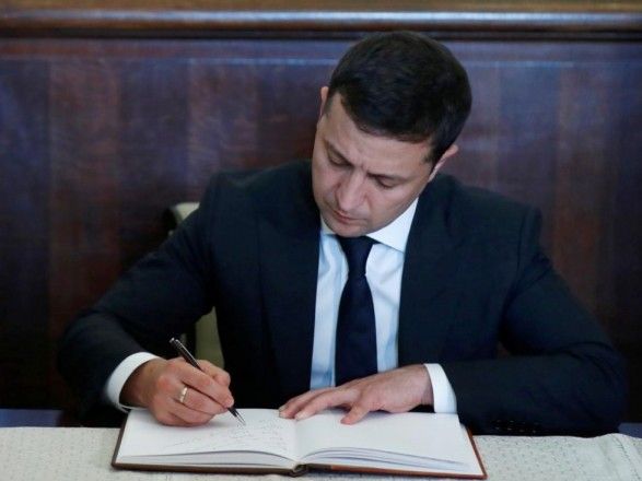 Зеленський підписав закон щодо забезпечення розширеного неонатального скринінгу