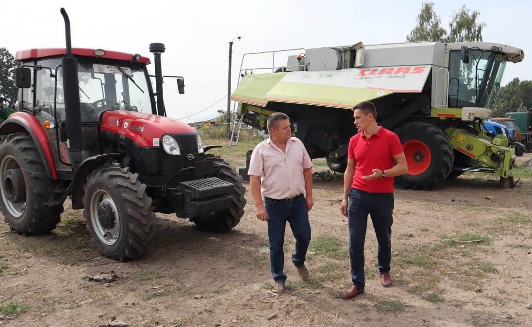 Ходити по рідній землі: молодий фермер з Полтавщини поїздив по світу й повернувся, щоб розвивати Україну