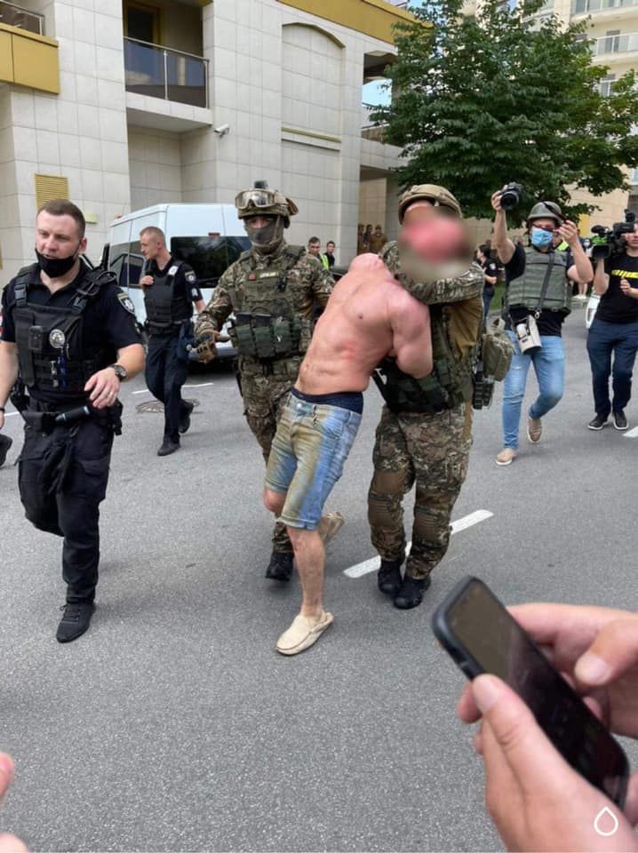 У Києві невідомий стріляв у патрульних, які приїхали на виклик