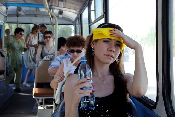 Пекло на колесах: у Києві кондиціонери є лише в половині наземного муніципального транспорту