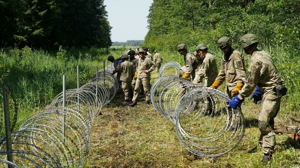 Колючий дріт проти помсти Лукашенка: Литва почала будувати огорожу на кордоні з Білоруссю