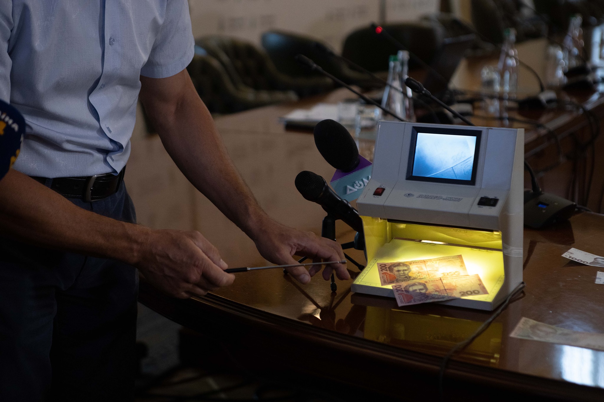 Половина українців готові повністю відмовитися від готівки — дослідження Mastercard