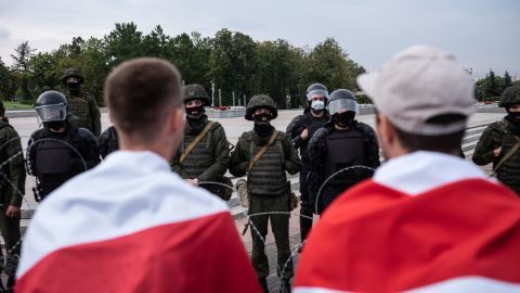 Білоруські силовики проводять масові обшуки в правозахисників