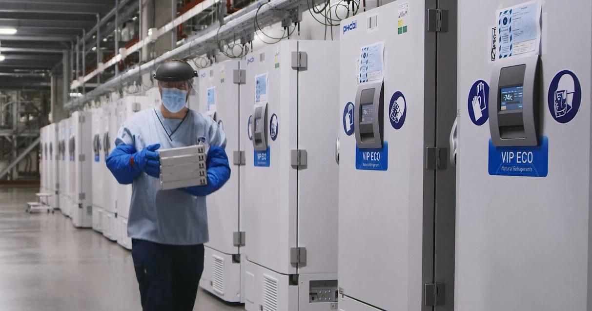 Вакцину Pfizer розвозять із порушенням холодового ланцюга
