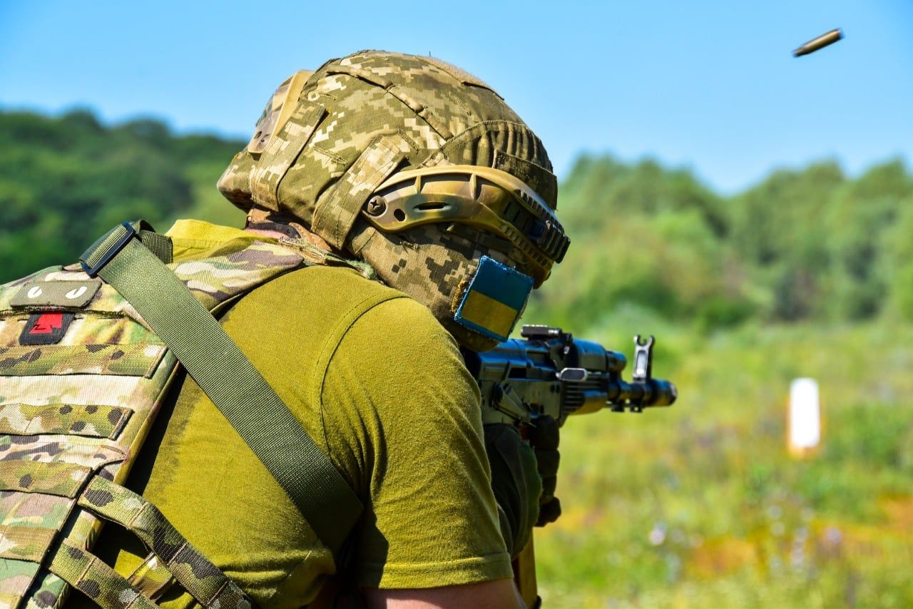 Під Пісками поранено двох захисників України